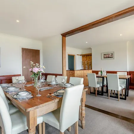 9 Bed In Trefa Vakantiehuis *