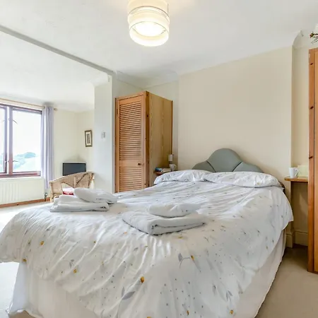 9 Bed In Trefa *