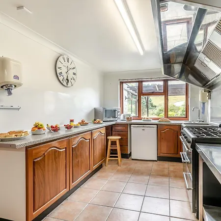 9 Bed In Trefa *